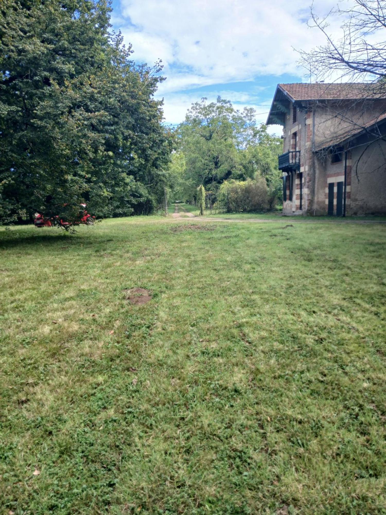 Chateau De Maucouvent Challuy Exteriör bild